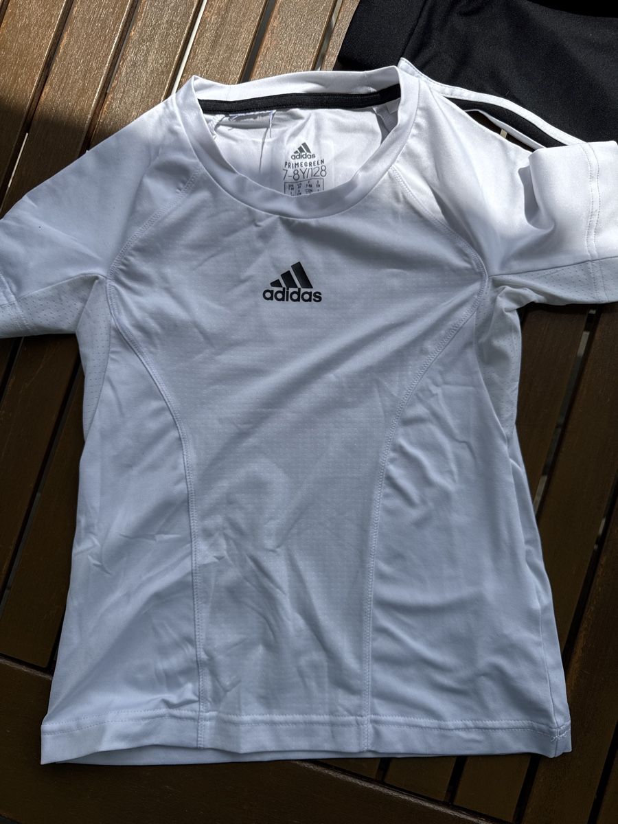 Adidas Trainer, Turnhosen & -trikots: Sport-Set Adidas, Gr. 128 – Gebraucht aus Tägerig von nellair 2