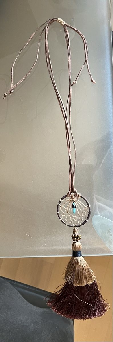 Catenine: Collier long attrape-rêves pierre turquoise pompons brun – Nuovo e nell'imballaggio originale da Genève venduto da Libellule477 3