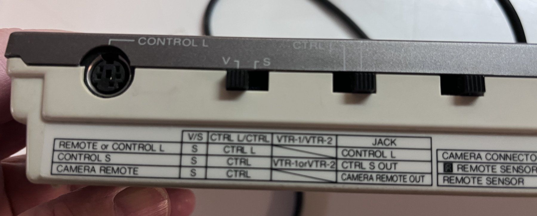 Sistema di controllo: Sony RM-E100V Video Editing Controller – Usato da Allschwil venduto da Zermatt 3
