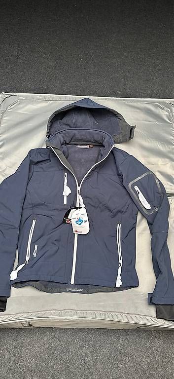 Jacken: Neu: Soft shell Jacken – Gebraucht aus Oberhasli von alexandrawuerzburger 4