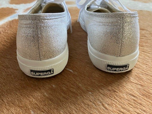 Superga Scarpe da donna: Superga Sneaker metallic silber, Gr. 41, neuwertig – Nuovo (secondo la descrizione) da Luzern venduto da Anna_48 2