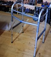 Gehhilfe Invacare Aluminium leicht zusammenklappbar