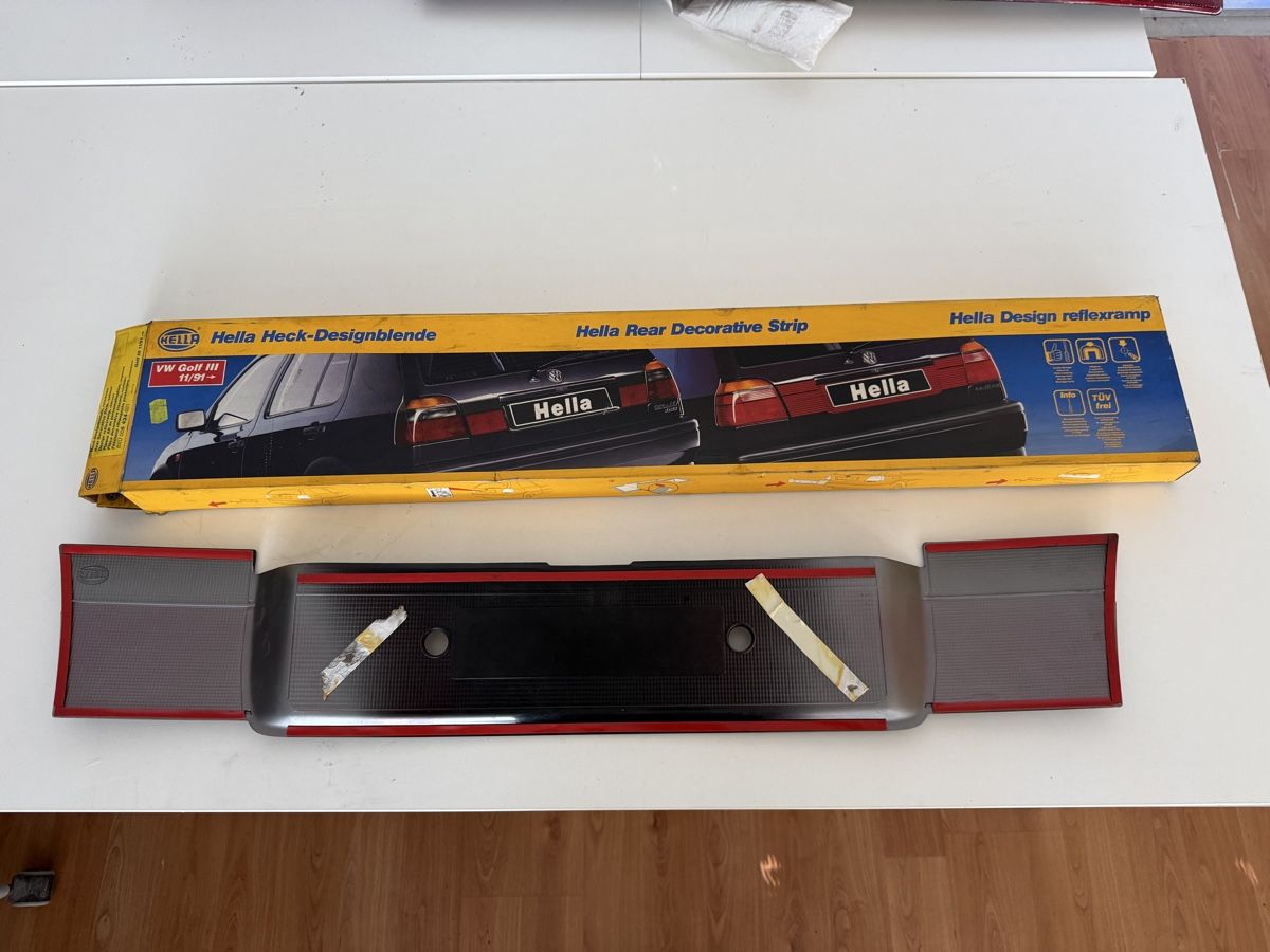 Hella Fari: Heckblende Golf 3 / interfeu Golf 3 hella neuf – Nuovo (secondo la descrizione) da Rolle venduto da Pejic187 1