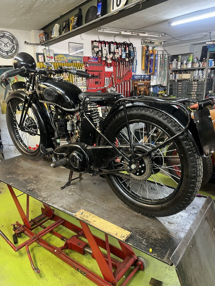 Route: Oldtimer Motorrad MONET GOYON 1930 – D'occasion à Niederhasli par Rudge1 1