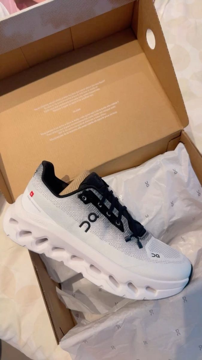 Scarpe da uomo: Paire de On 42 – Nuovo e nell'imballaggio originale da Charrat venduto da rom_yv9b