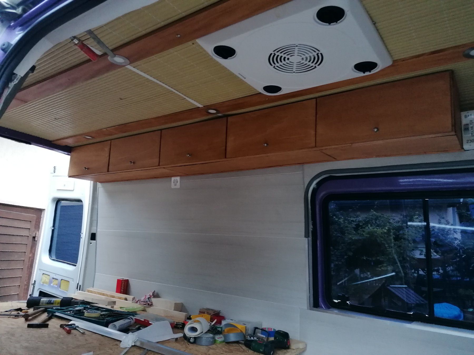 Mercedes-Benz Camping Fahrzeuge: Mercedes Benz 214 Camper – Gebraucht aus Landquart von Monsch0 9