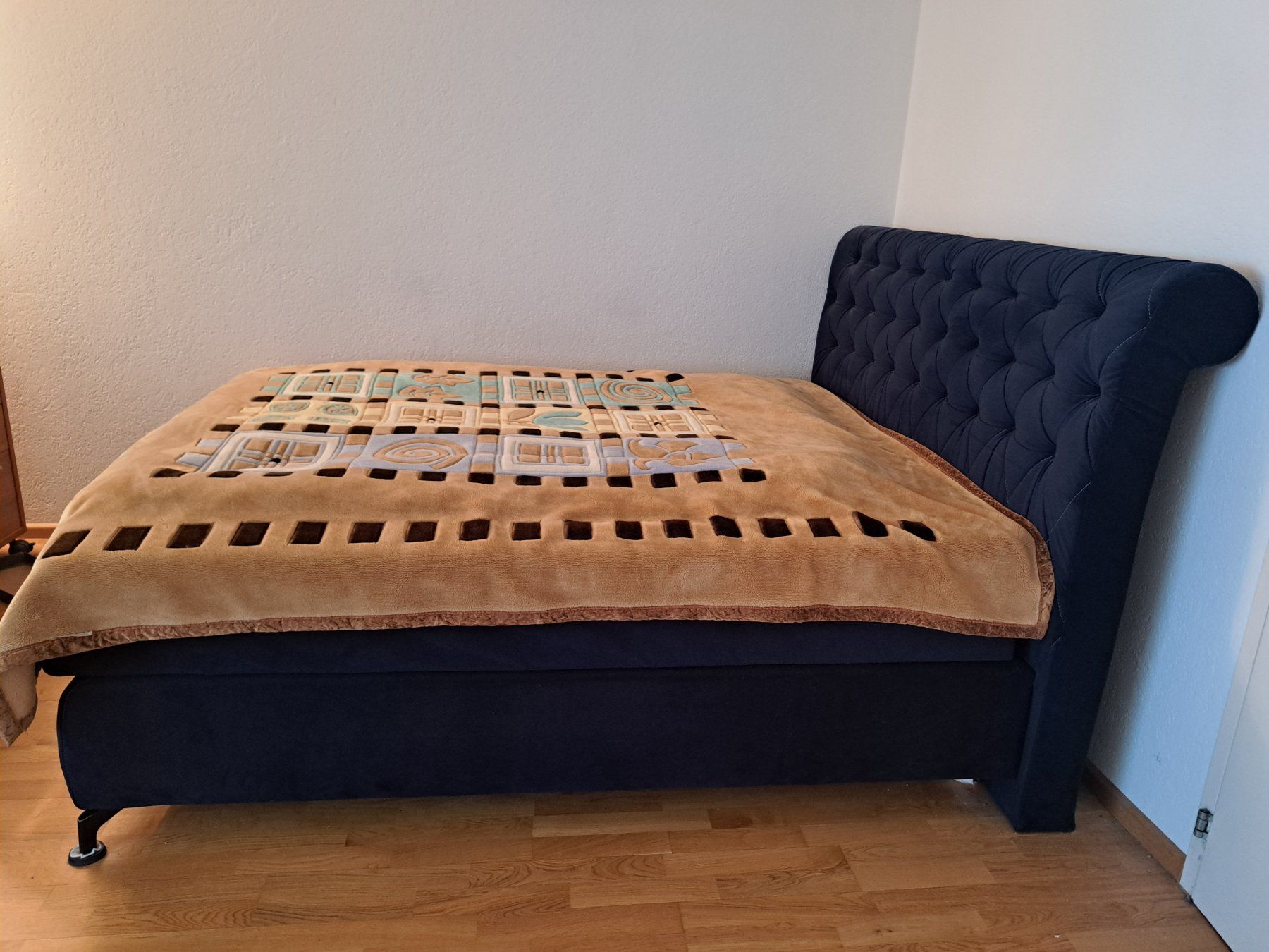 Letti: Edles Boxspringbett, Dunkelblau, 180x200 cm – Usato da Basel venduto da oliver21218
