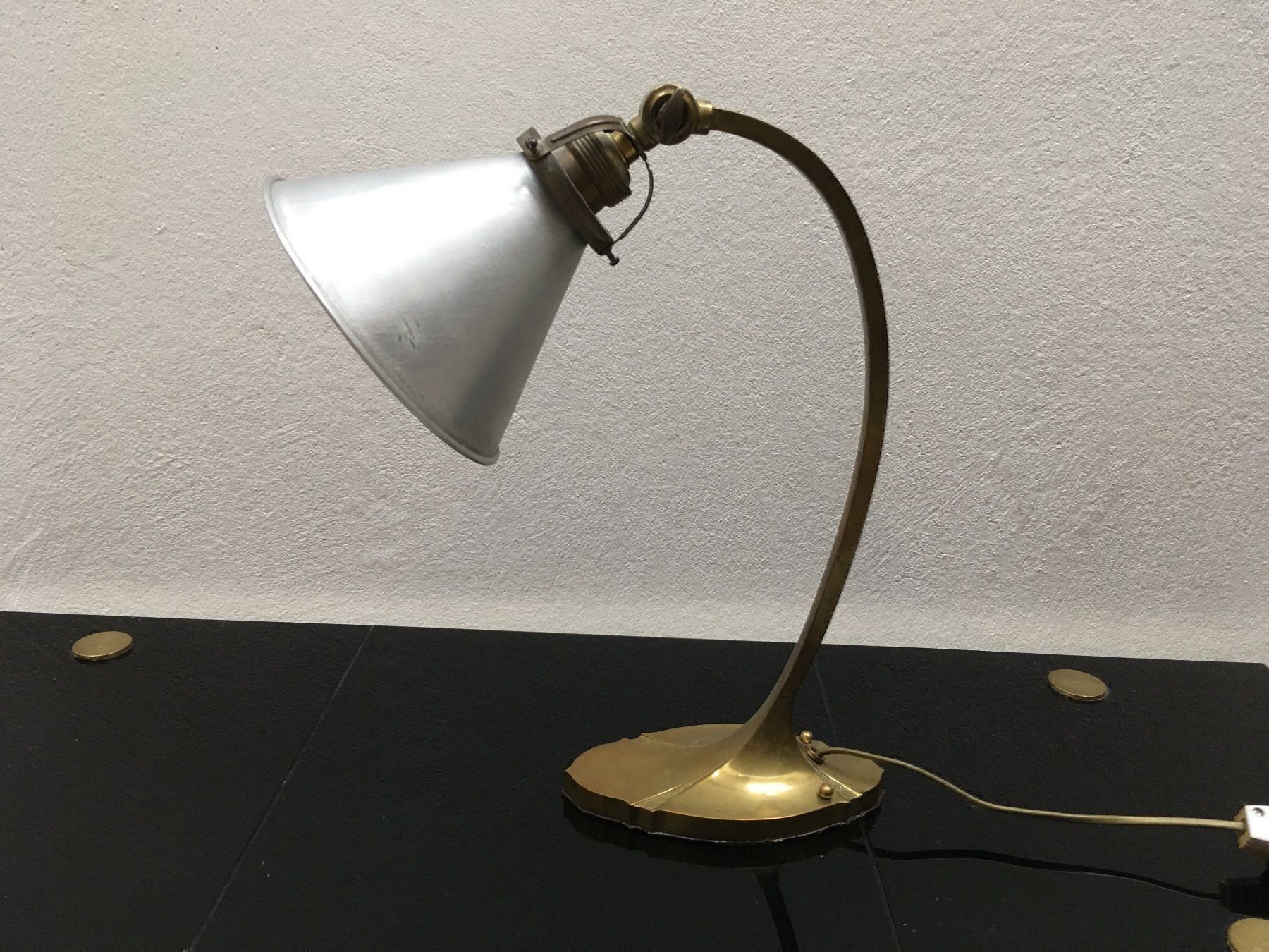 Lampade: Lampe de table des années 50 – Usato da Vernier venduto da Leandro055
