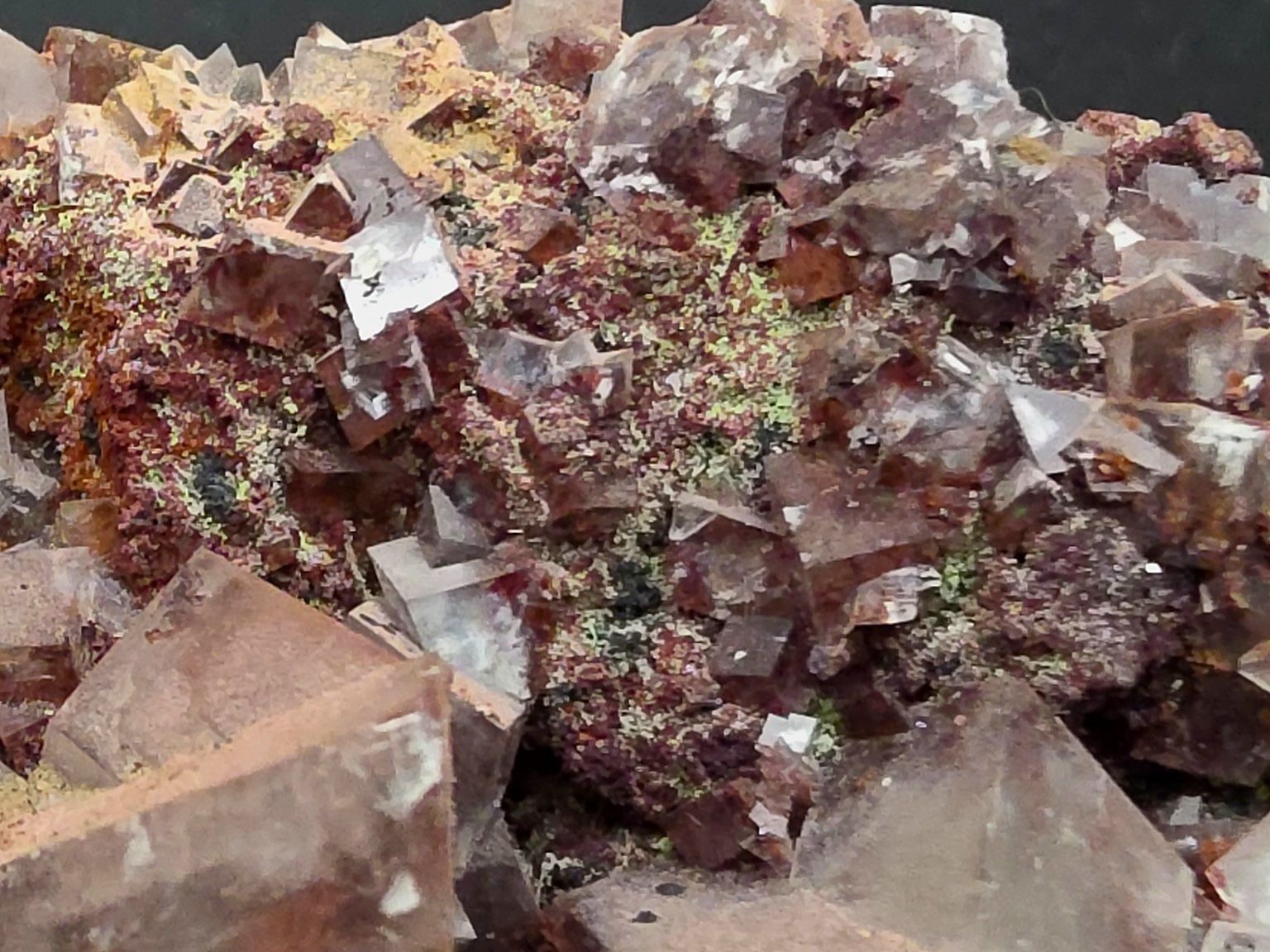 Mineralien & Heilsteine: Calcite and Duftite on Dolomite from Tsumeb, Namibia – Gebraucht aus Figino von panshop 6