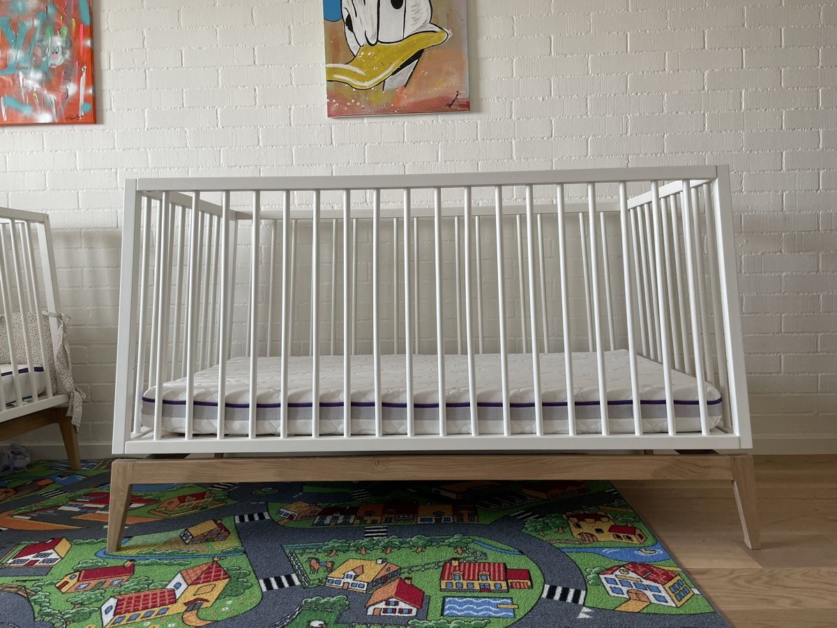 Leander Letti: Kinderbett - Leander Luna Babybett, weiss/Eiche – Usato da Zollikon venduto da sibnin