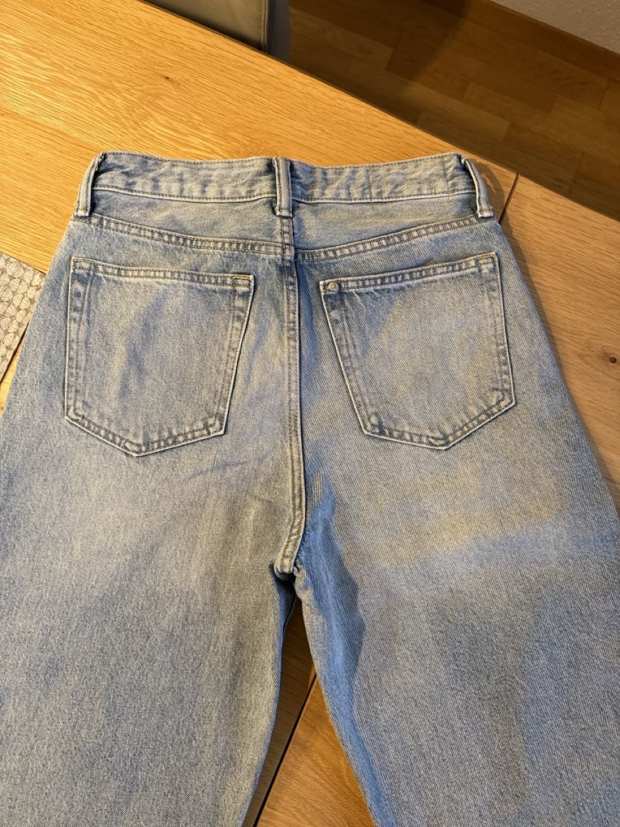 H&M Jeans: Jeans, Grösse 28/32, hellblau - Super Zustand! – Nuovo (secondo la descrizione) da Thun venduto da Vesna27 1