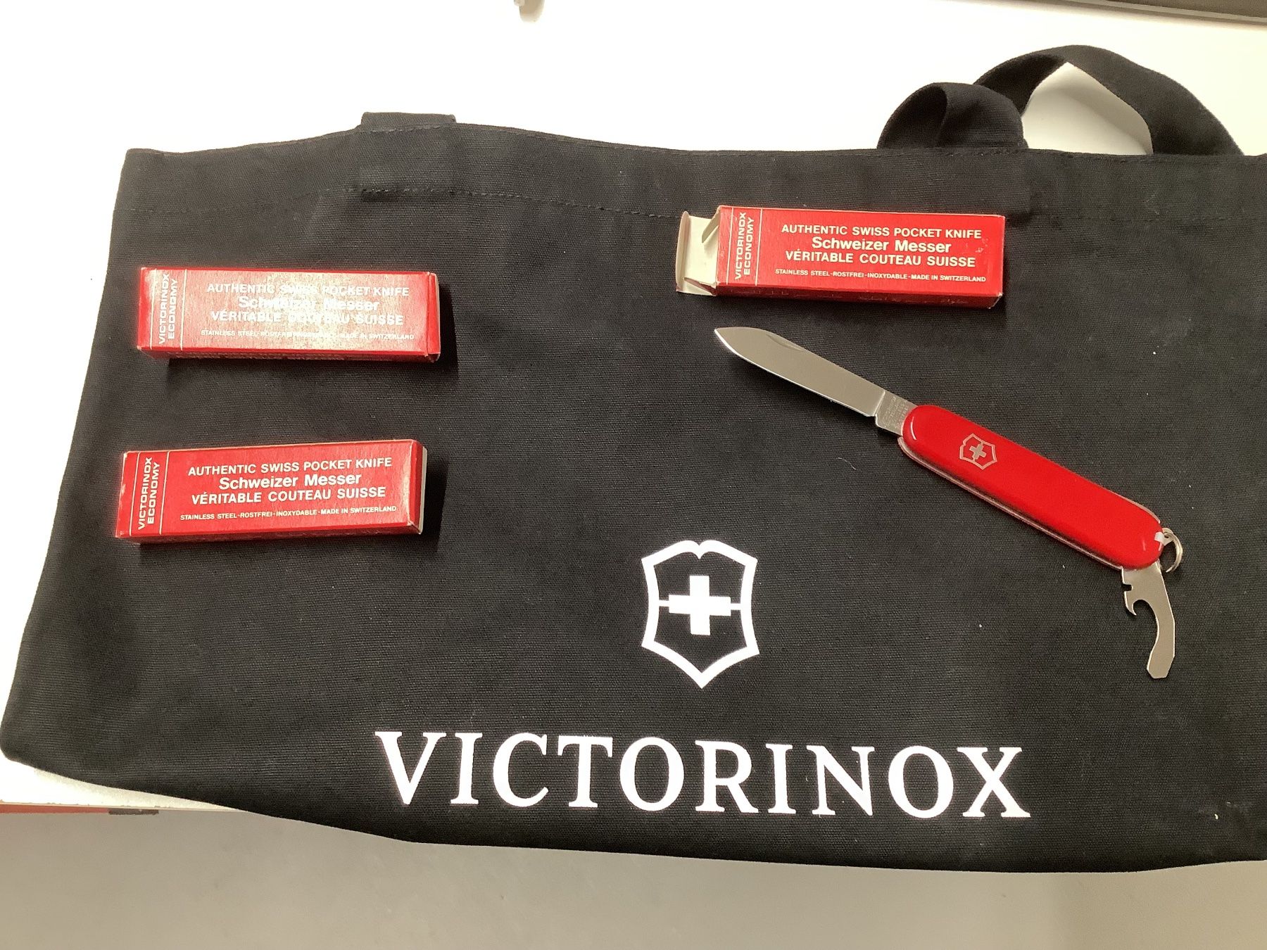Victorinox Taschenmesser: 40-jährige Victoriox Messer – Gebraucht aus Holzhäusern ZG von tho_8my6