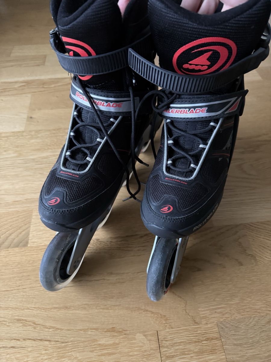 Pattini in linea & Pattini a rotelle: Inlineskates /Rollerblades (Marke Rollerblade) Gr. 41 – Usato da Niederwangen BE venduto da SoLeDu 2
