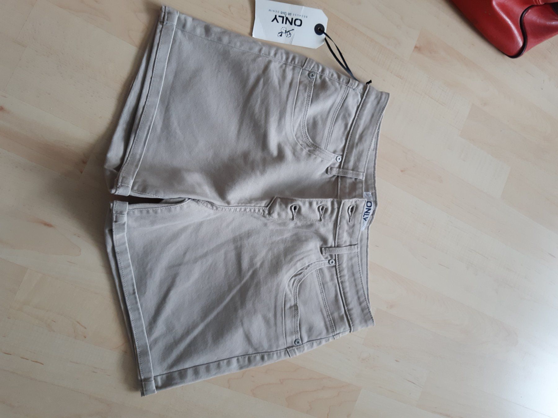 Jeans: Shorts 38 – Nuovo e nell'imballaggio originale da Nebikon venduto da Haidihooo
