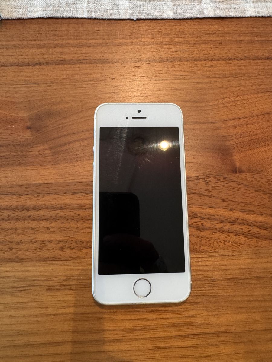 Apple Telefoni cellulari / Smartphones: iPhone SE 64 GB white – Usato da Sarnen venduto da Qwertziop74 2