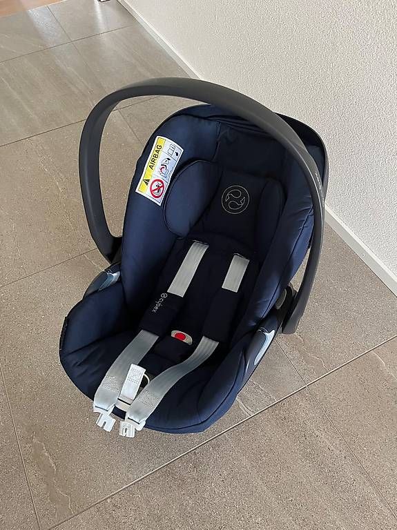 Seggiolini per auto: Cybex Babyschale blau (Cloud Z i-size) – Usato da St-Prex venduto da buc_y6n7 4