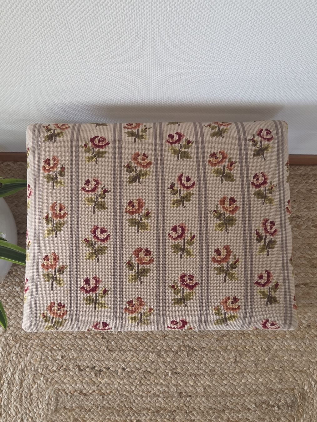 Hocker: Tabouret avec motif floral – Gebraucht aus Mont-sur-Rolle von Jolie_brocante 2