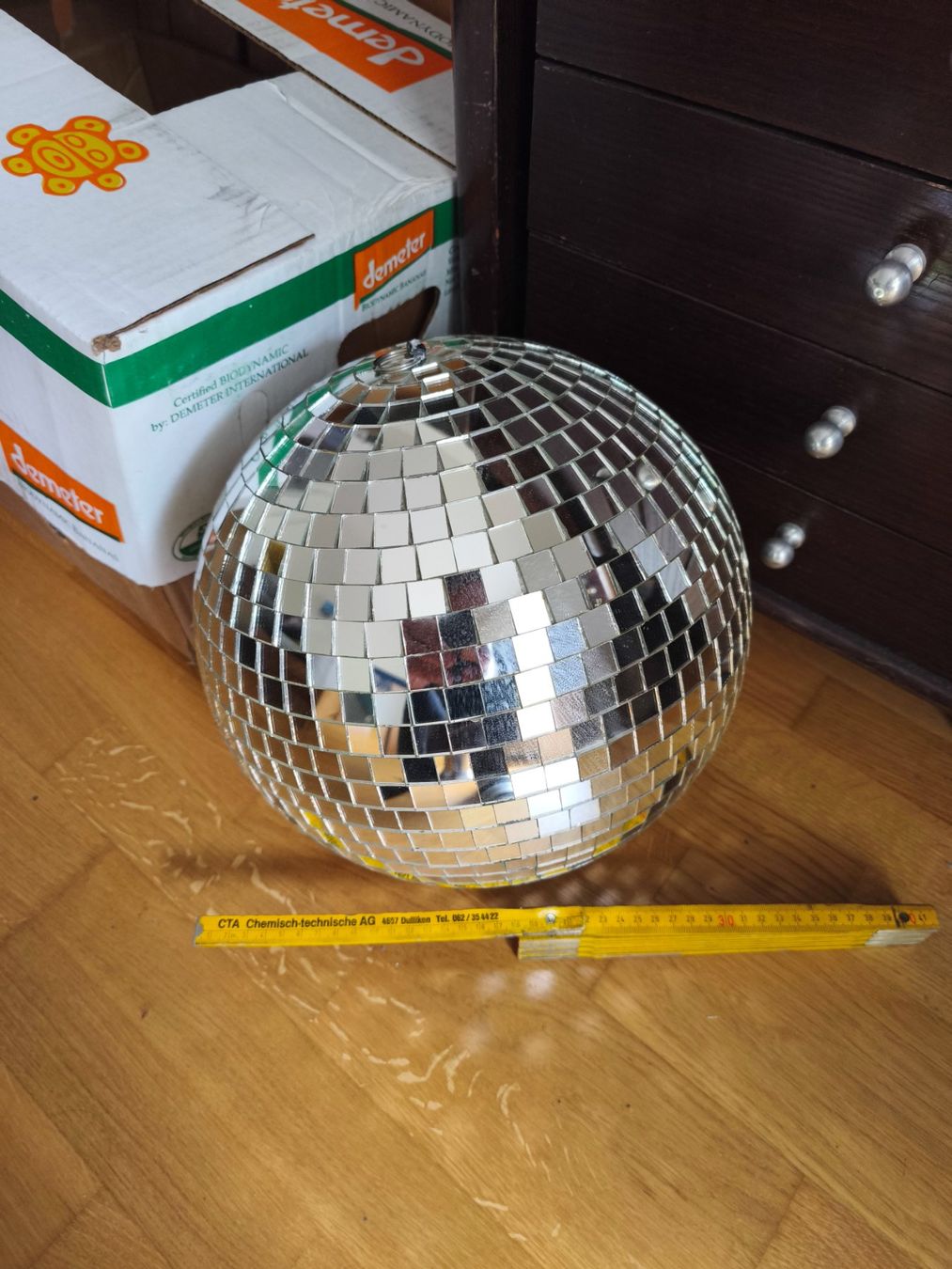 Tutte le decorazioni: Discokugel 30cm – Usato da Bern venduto da Kusikennsch