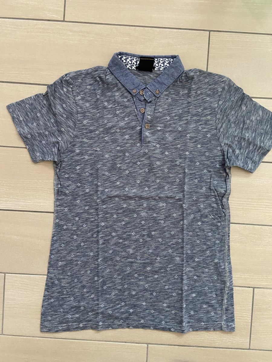 Lotti & Set di vestiti: Lot de 2 T-shirt S – Usato da Moutier venduto da chicboutique 4