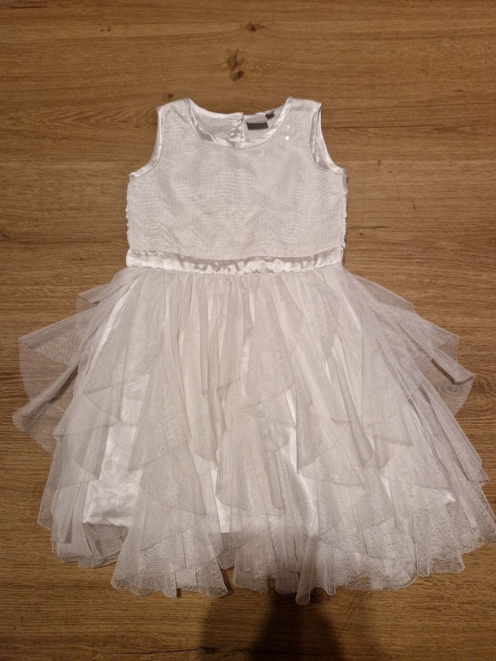 Vestiti & Gonne: Festkleid Weiss Gr 104 – Usato da Wimmis venduto da traubenq