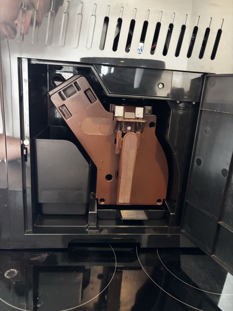 König Macchine per caffè & Macchine per espresso: Koenig Arte Nera Kaffevollautomat! – Usato da Füllinsdorf venduto da r8nils 3