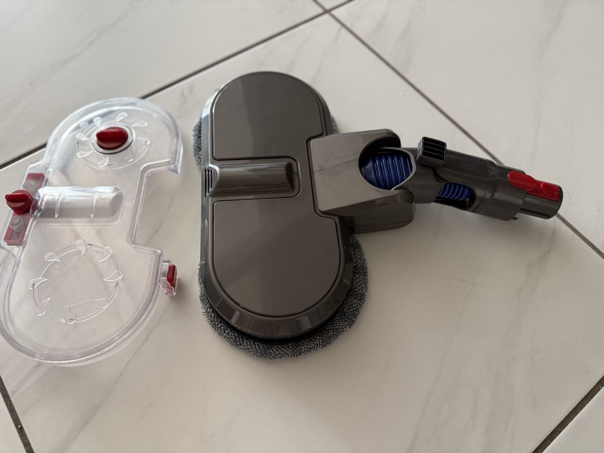 Dyson Aspirapolveri & Accessori: Dyson Wischkopf m. Wasserbehälter, neu – Nuovo (secondo la descrizione) da Diepflingen venduto da ladyinblack67