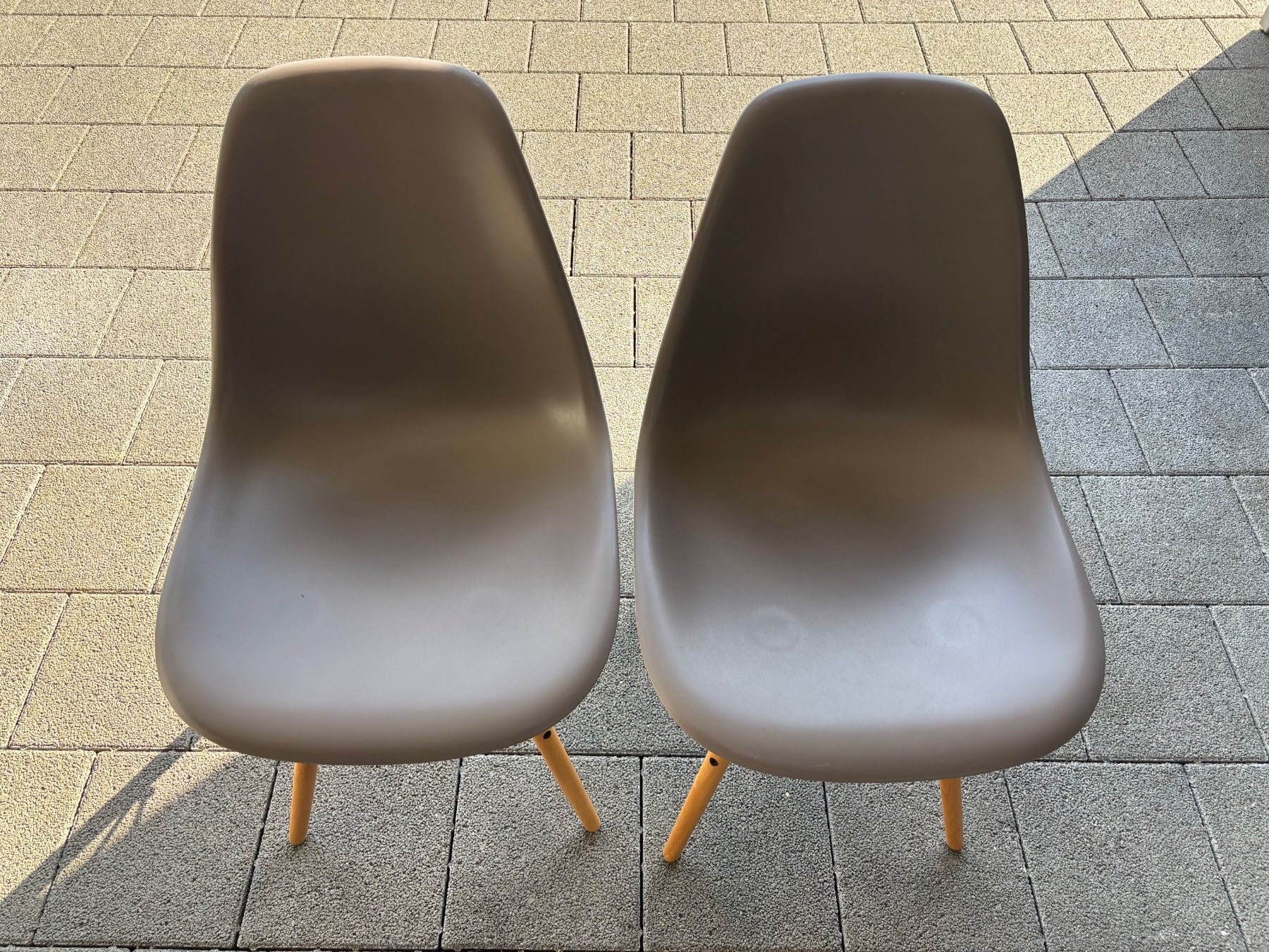 Sedie: 6 x Replica Eames Vitra Esszimmerstühle taupe – Usato da Schenkon venduto da mazzi11 6