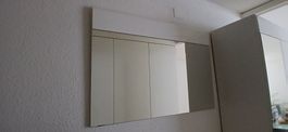 Wandspiegel mit Blende