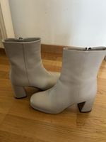 Bottines neuves en cuir couleur gris/crème, taille 37