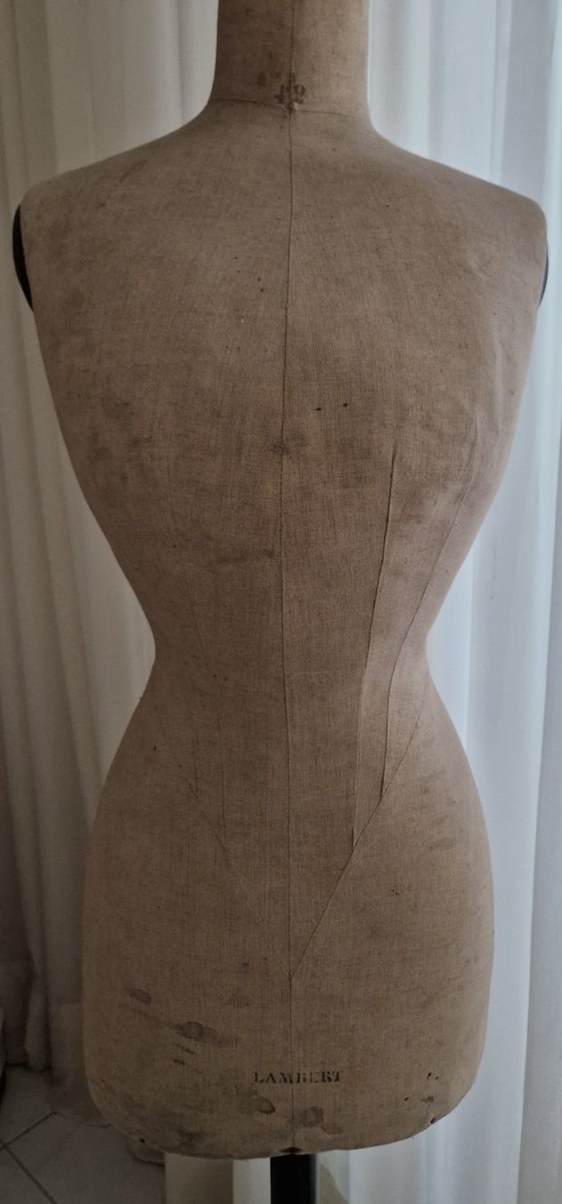 Allestimento di negozi e stand fieristici: Antike Schneiderbüste "Lambert" Shabby – Usato da Rütihof venduto da Teddy1985 1