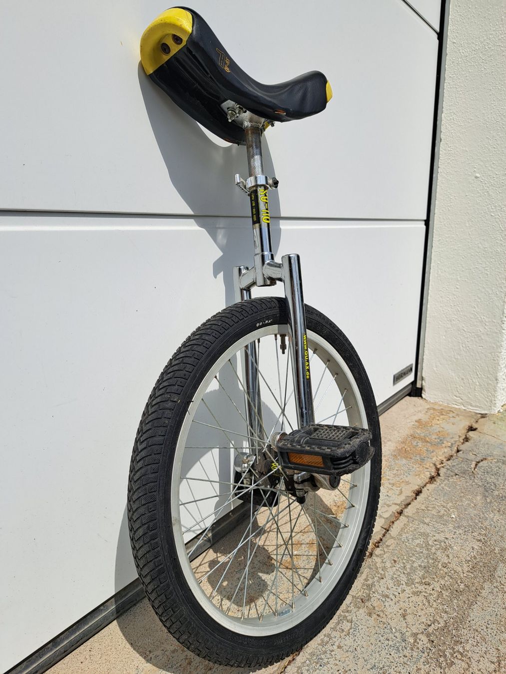 Qu-Ax Vélos: QU-AX Einrad 20" – D'occasion à Otelfingen par belemi 1