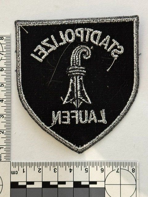 Placchette & Badge: 1 Polizei Abzeichen Stadtpolizei Laufen/BL – Nuovo (secondo la descrizione) da Zürich venduto da Policepatch 1