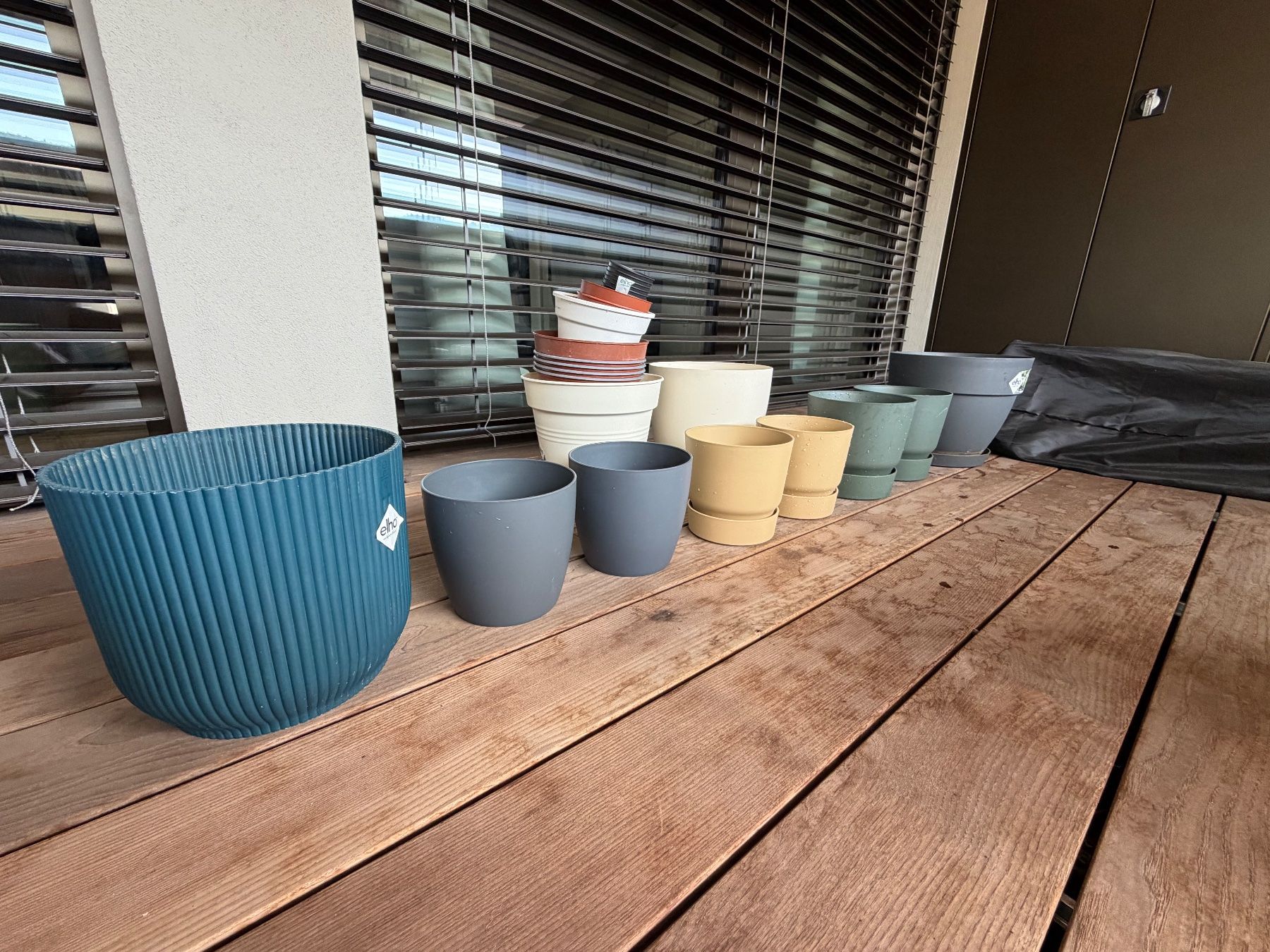 Blumentöpfe: Blumentopf-Sortiment – ​​verschiedene Größen, Farben – Gebraucht aus Altendorf von Angie__Z