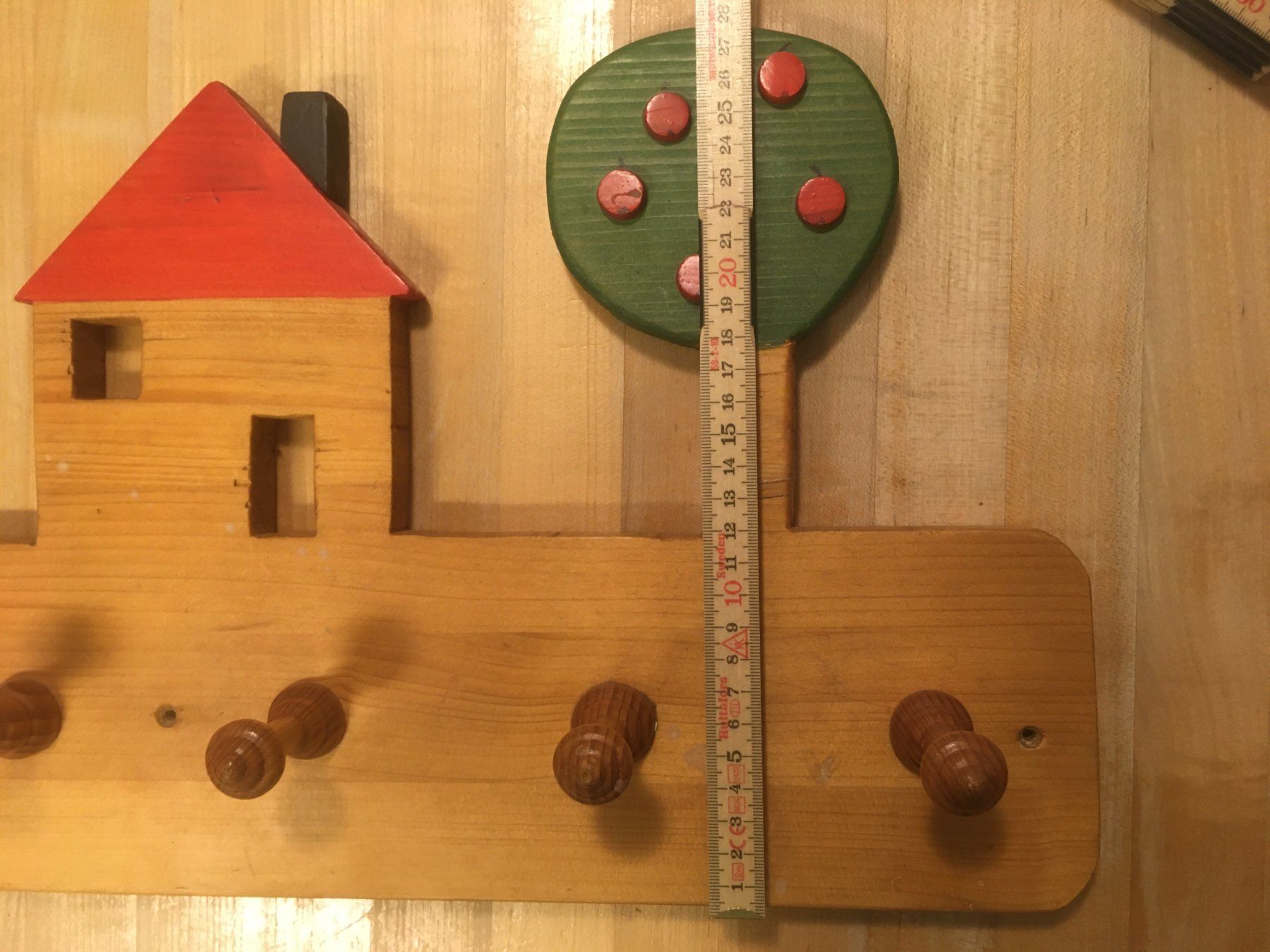 Porte manteau: Kindergarderobe aus Holz – D'occasion à Thal par cs60 2
