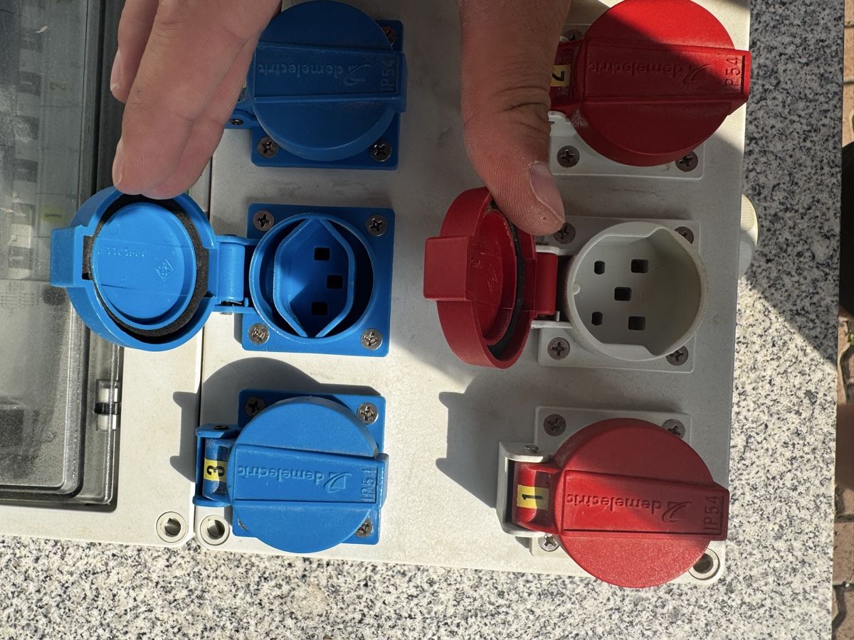 Elektrotechnik: Demelectric Baustromverteiler Stromverteiler – Gebraucht aus Tägerig von Alphaox 2