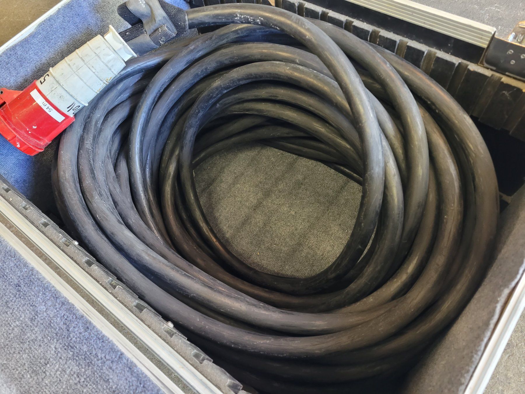Cavi: CEE 63 Kabel ca.50 Meter - Schwarz – Usato da Vitznau venduto da Night-Fire 6