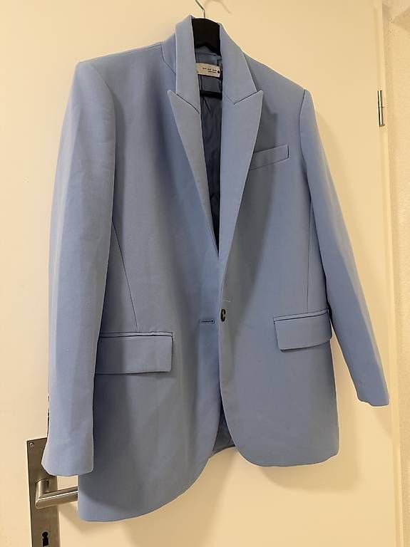 Costumes: Zara Anzug hellblau, Grösse S eher M – D'occasion à Bern par fab_tx65