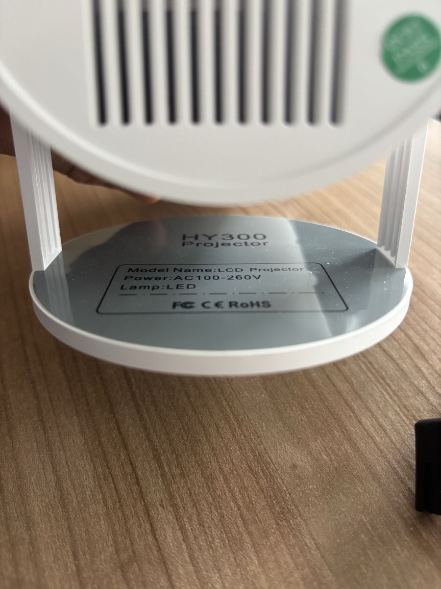 Proiettori: Ultra HD Projector – Nuovo (secondo la descrizione) da Riedikon venduto da cra_kym5 4