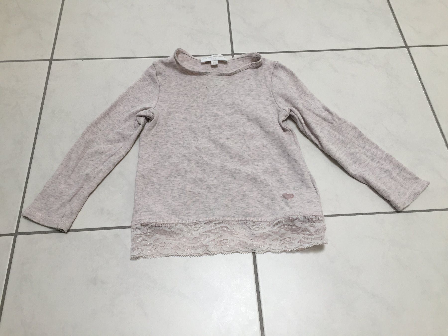 Camicette, T-shirt & Top: T-Shirt langarm mit Spitzenabschluss – Usato da Muttenz venduto da Juvenile33