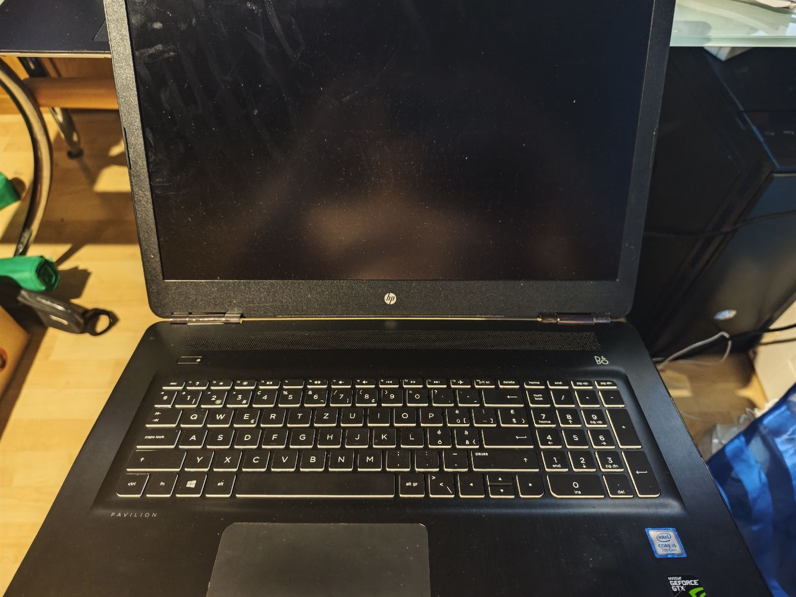 Hewlett Packard Notebook: HP Pavilion 17-ab360nz Defekt – Usato da Sarnen venduto da Laut_musik