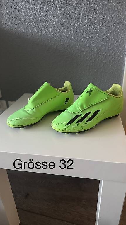 Scarpe da uomo: Nockenschuhe gebraucht – Usato da Ebikon venduto da prenqajf