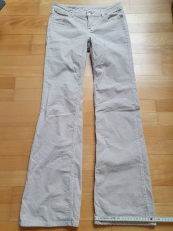 Beige Cordhose Gr. 34, schmaler Schnitt, Bootcut, guter Z...