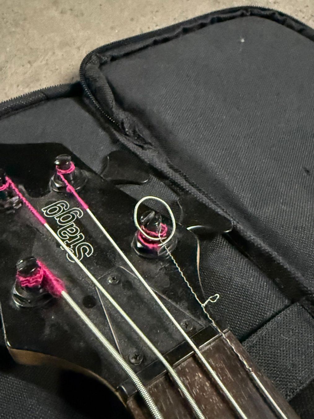 Strumenti musicali: Basse électrique enfants Stagg BC300 – Usato da Genève venduto da suzycloclotte 6