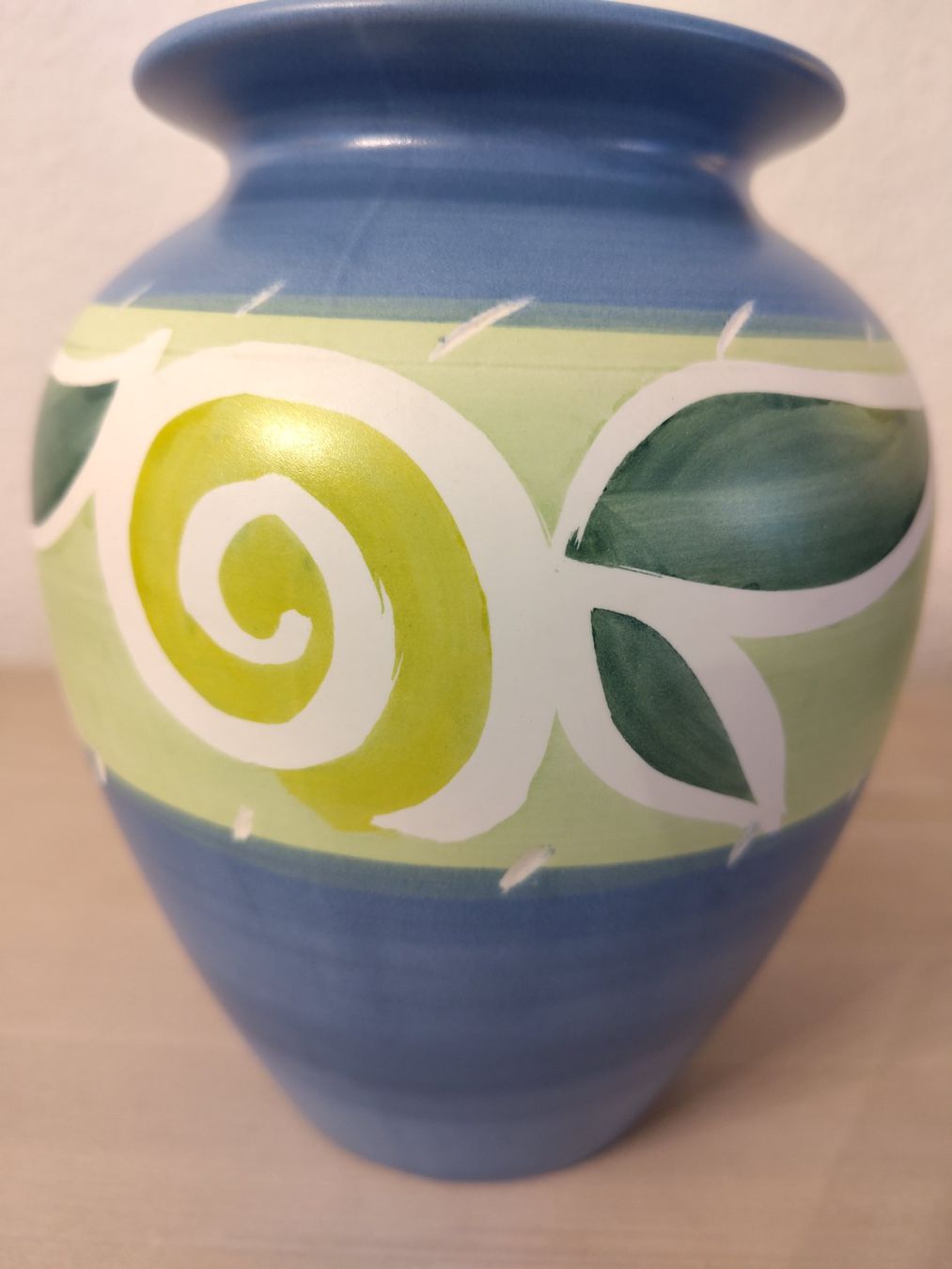 Vasen & Gefässe: Handbemalte Vase mit floralem Dekor – Gebraucht aus Möhlin von MeisterHora 4