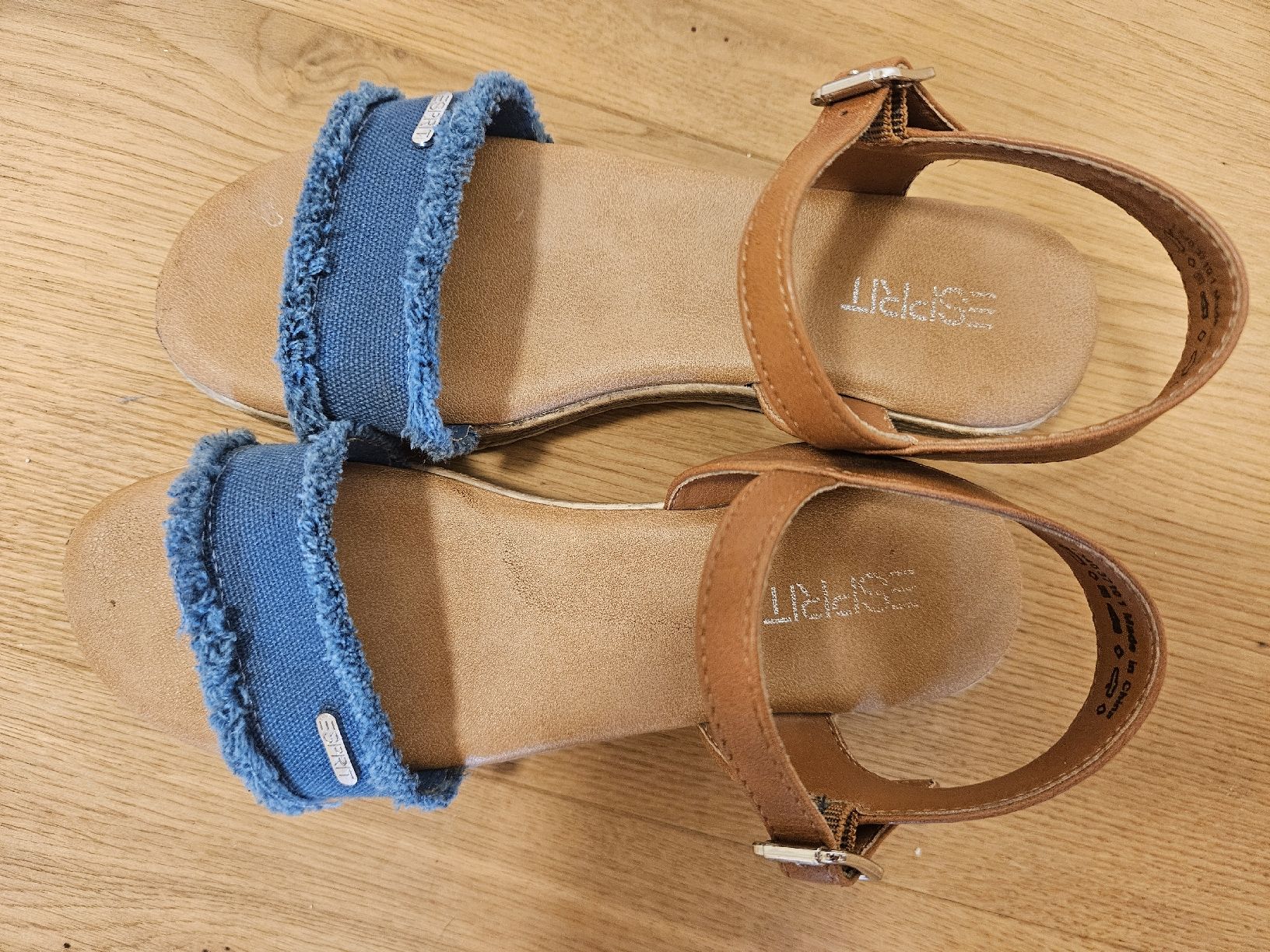 Esprit Chaussures filles: Sandalen Esprit blau braun Grösse 33  – D'occasion à Richterswil par kajahnig 1