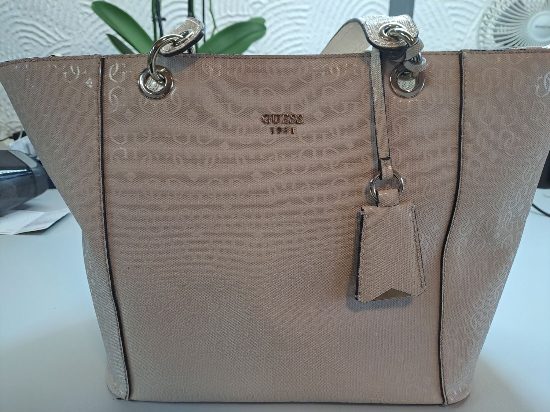 Guess Borse da donna: Guess Damen Handtasche – Usato da Ebikon venduto da 4459urs