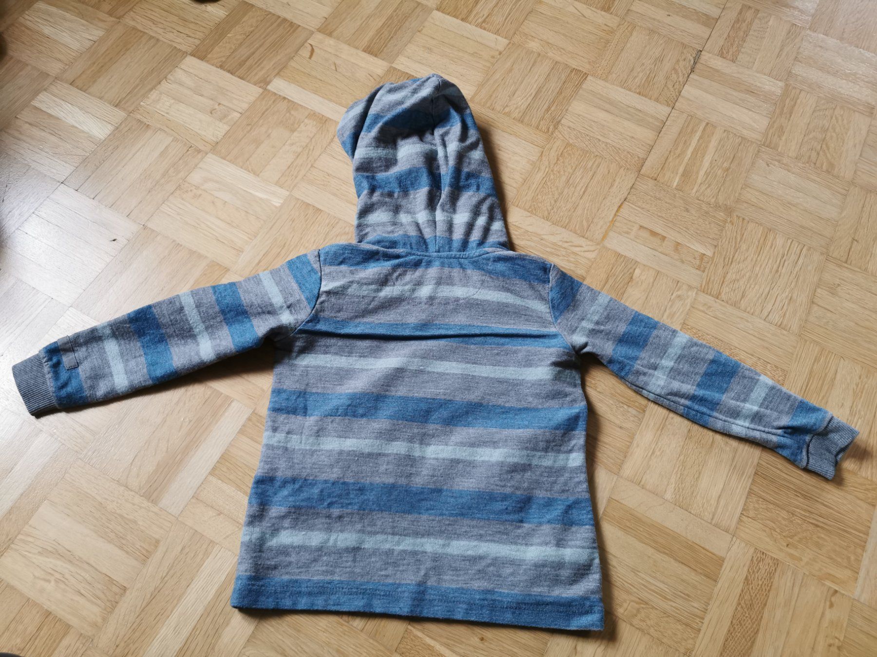 Maglioni & Felpe: Hoodie Bellybutton Gr. 92 – Usato da Stäfa venduto da flamingo_17 6