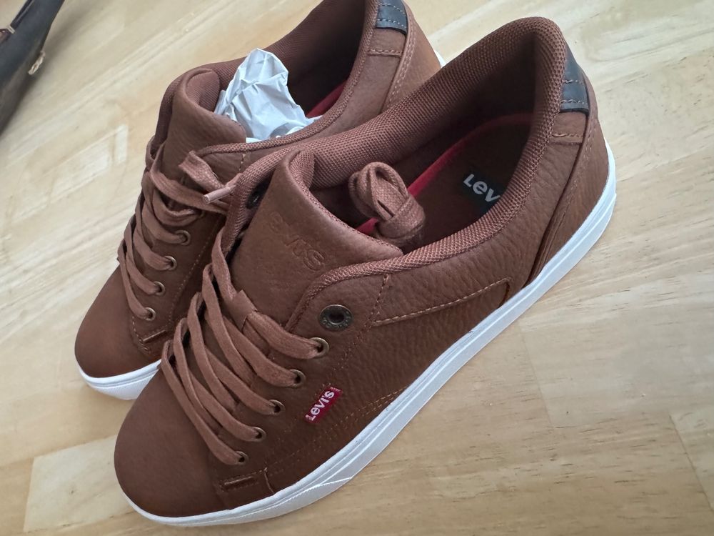 Chaussures Levi's Mixte Taille 39 - Baskets Sportives - Multicolore - Très Bon état