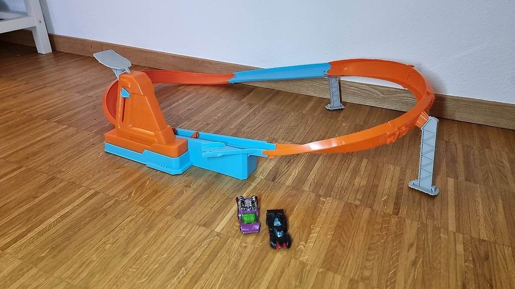 Giocattoli: Hot Wheels Rennstrecke  – Usato da Füllinsdorf venduto da ostrogorski