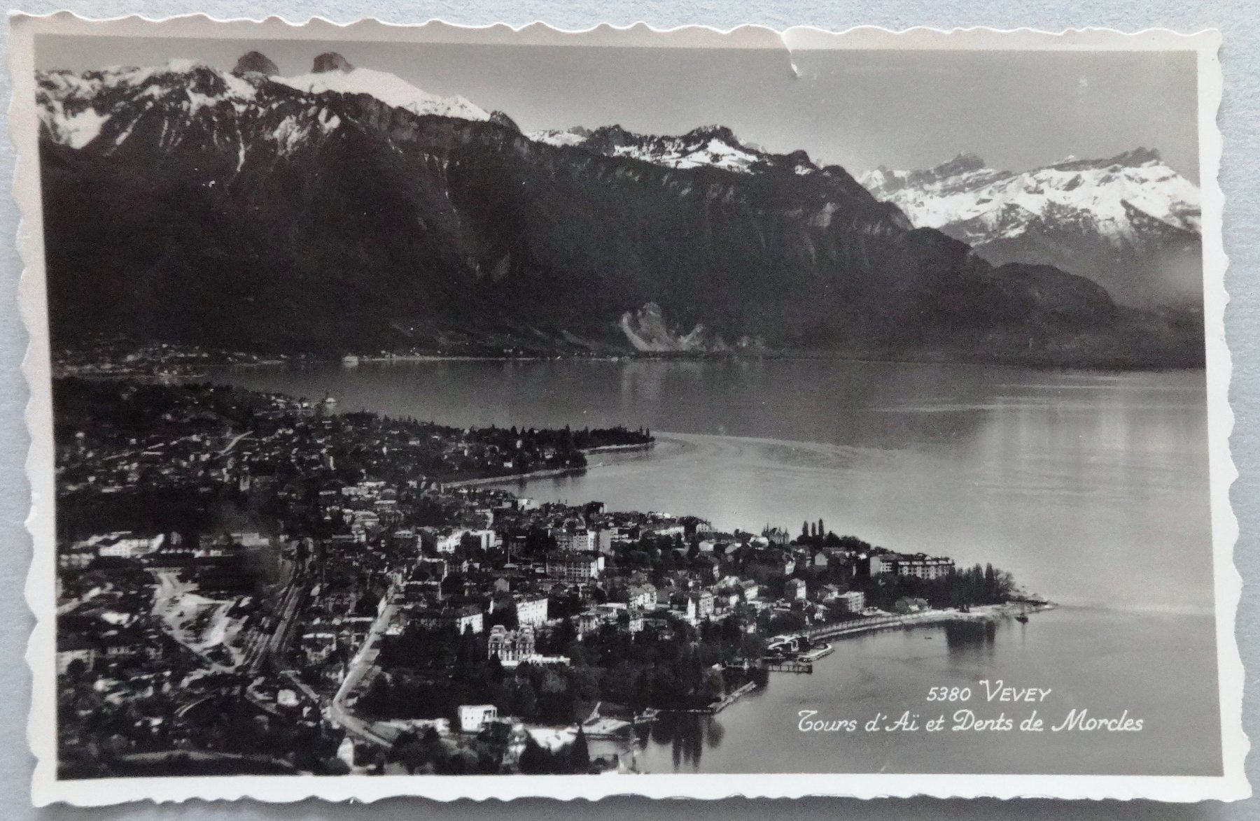 Cartoline postali: Vevey - Tours d' Aï et Dents de Morcles – Difettoso da Fétigny venduto da Billy2miny